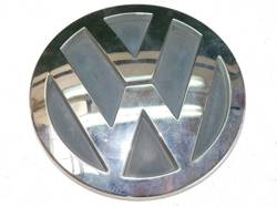 VW TOUAREG I 05r EMBLEMAT ZNACZEK LOGO TYŁ