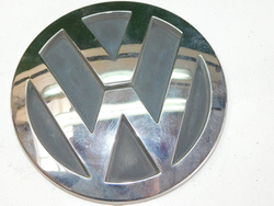 VW TOUAREG I 05r EMBLEMAT ZNACZEK LOGO TYŁ